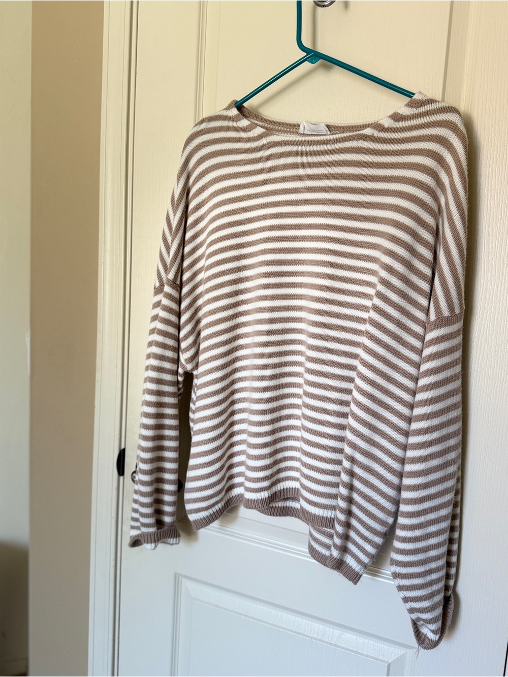 Carly Jean Los Angeles Wesley Sweater Taupe and White OS